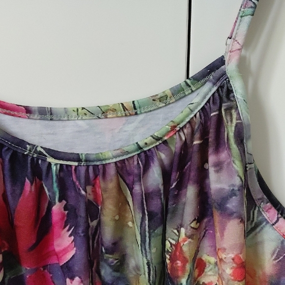 Pink and Red Sleeveless Camisole with Relaxed Fit - Picture 2 of 4